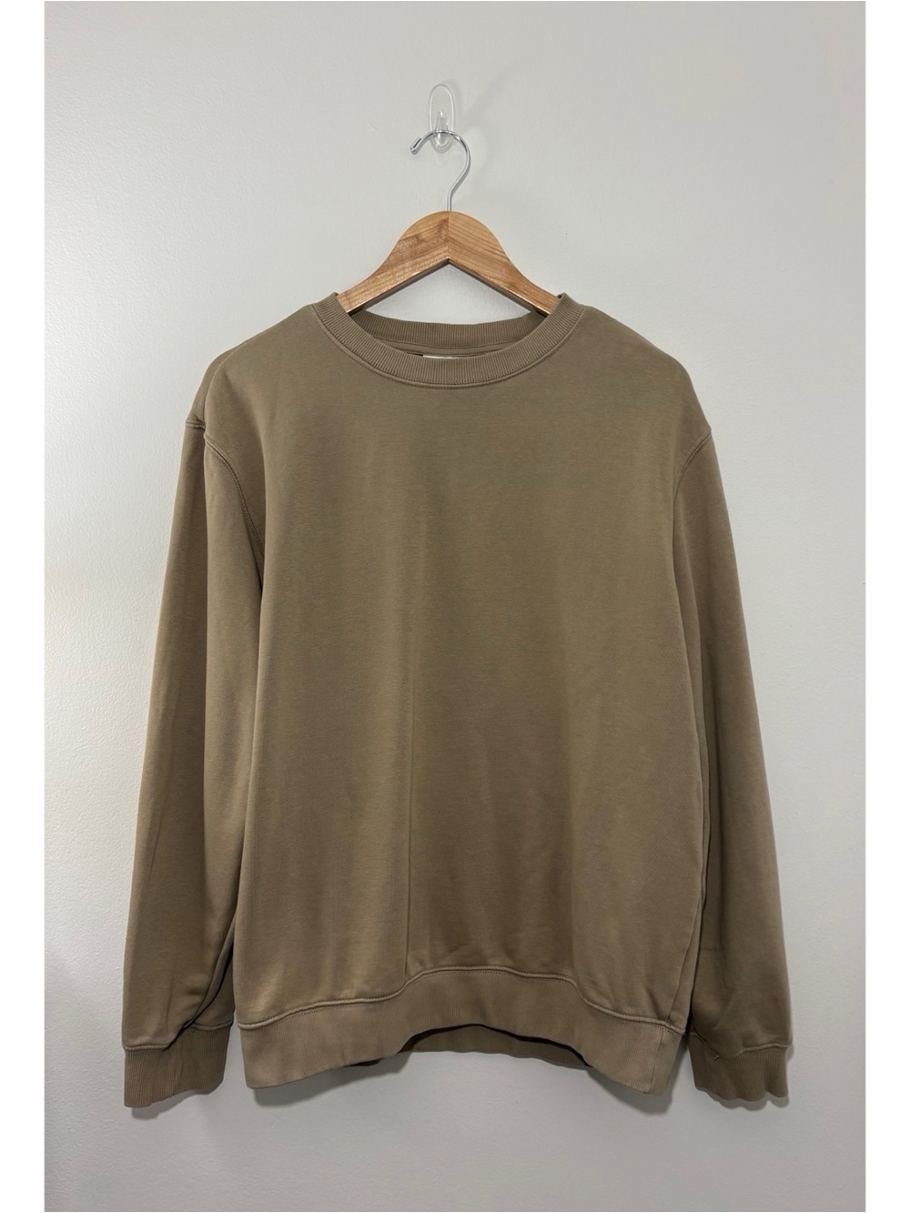 Weekday “Standard Sweatshirt” tan oversized crewneck sweatshirt (medium)